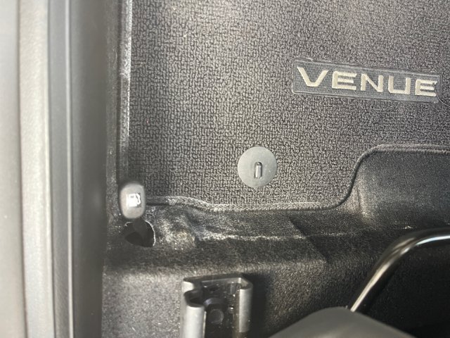 Used 2025 Hyundai Venue SEL FWD image 16