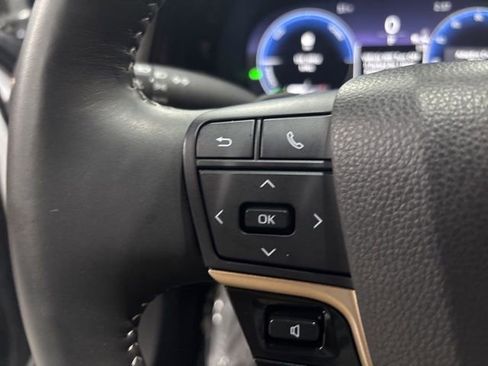 Used 2025 Toyota Crown Signia image 16