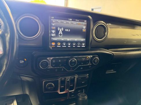 Used 2023 Jeep Wrangler Unlimited Sahara w/ Cold Weather Group AWD/4WD image 15