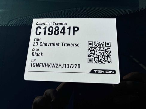 Certified 2023 Chevrolet Traverse LT w/ Rear Camera Mirror Package image 33