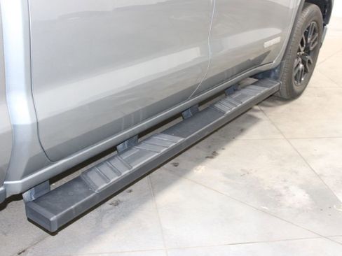 Used 2023 GMC Sierra 1500 Elevation image 12