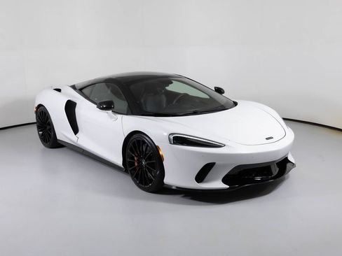 Used 2022 McLaren GT image 1