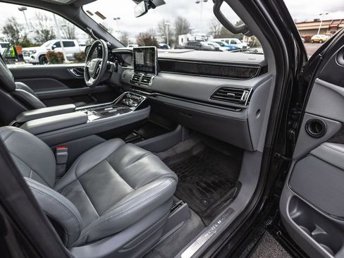 Used 2021 Lincoln Navigator L Reserve image 31