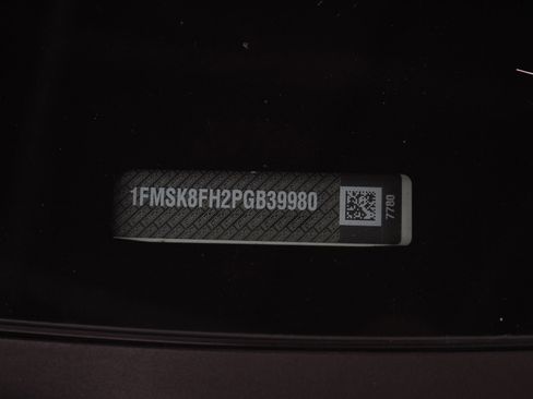 Used 2023 Ford Explorer Limited image 30