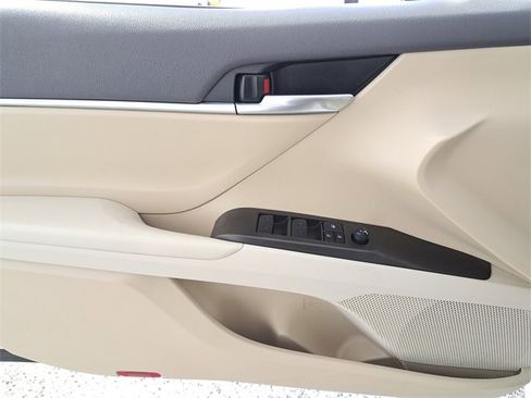 Used 2023 Toyota Camry LE image 21