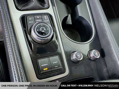 Certified 2017 Nissan Maxima SR w/ Midnight Edition FWD image 33