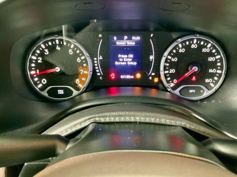 Used 2017 Jeep Renegade Latitude w/ Popular Equipment Group image 22