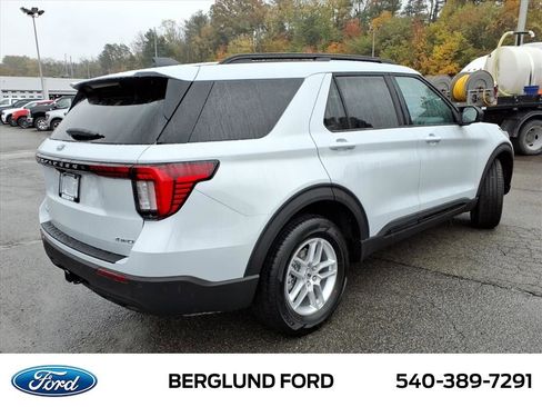 New 2026 Ford Explorer Active image 5