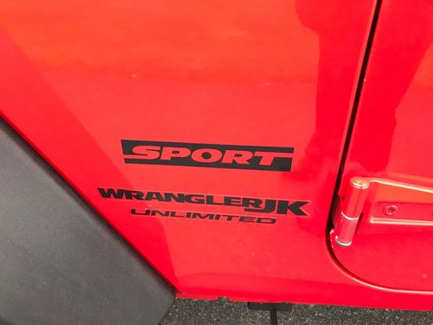Used 2018 Jeep Wrangler Unlimited Sport S AWD/4WD image 43