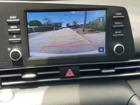 Used 2021 Hyundai Elantra SEL image 24