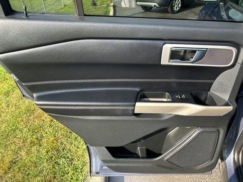 Used 2021 Ford Explorer XLT w/ Equipment Group 202A AWD/4WD image 37