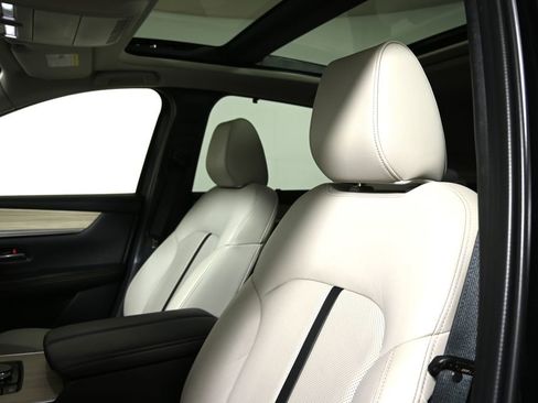 Used 2025 MAZDA CX-90 3.3 Turbo w/ Premium Sport Pkg image 15