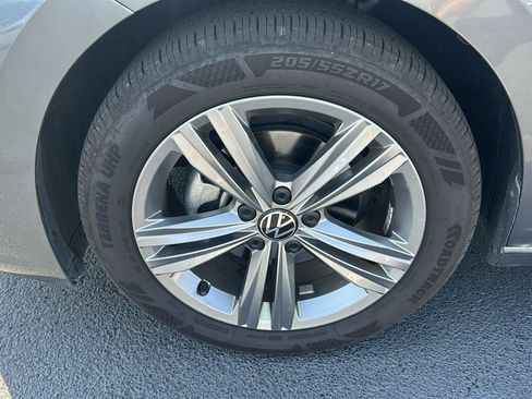 Used 2024 Volkswagen Jetta SE FWD image 9