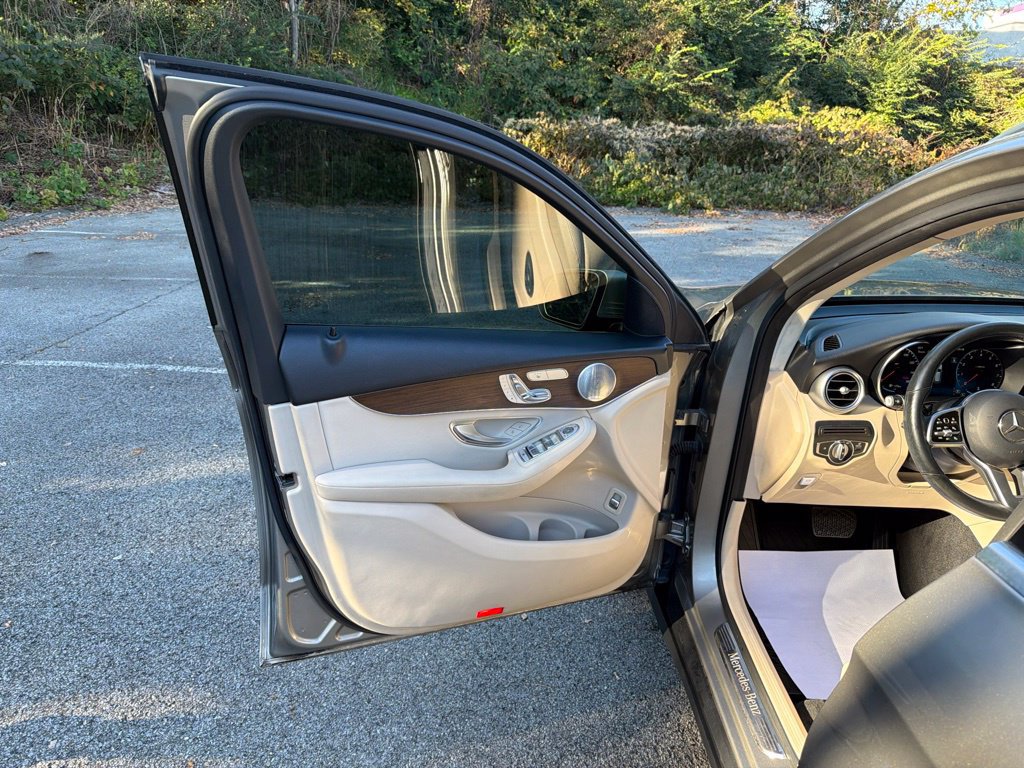 Certified 2021 Mercedes-Benz GLC 300 4MATIC image 9