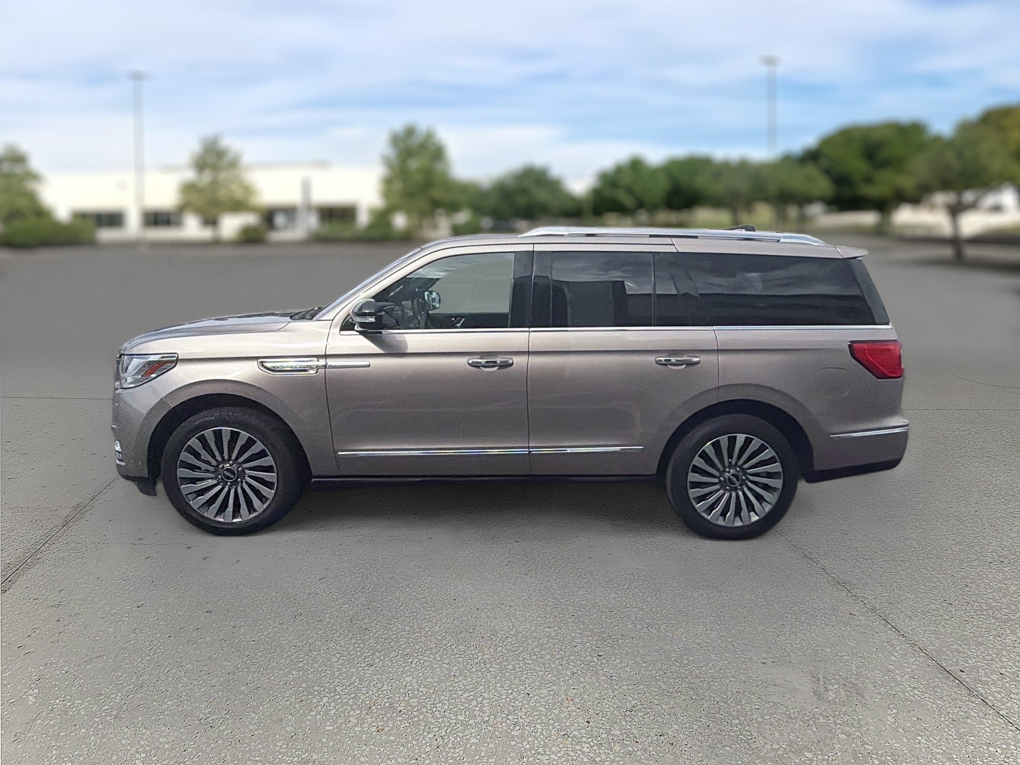 Used 2018 Lincoln Navigator Reserve w/ Technology Package AWD/4WD image 4