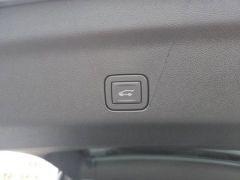 New 2026 Chevrolet Suburban High Country image 22