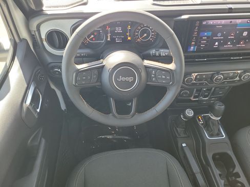 Used 2024 Jeep Wrangler Unlimited Sport AWD/4WD image 18