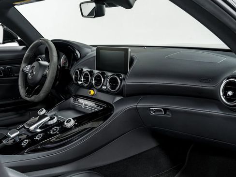 Used 2018 Mercedes-Benz AMG GT R image 28
