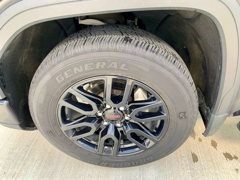 Used 2023 GMC Sierra 1500 Elevation w/ Elevation Premium Package RWD image 9