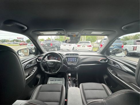 Used 2021 Chevrolet TrailBlazer RS w/ Technology Package image 31