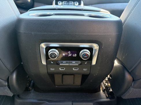 Used 2021 GMC Yukon XL Denali w/ Denali Premium Package AWD/4WD image 24