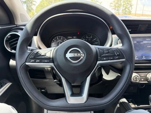 Used 2023 Nissan Kicks SV FWD image 18