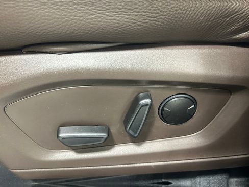 Used 2023 Ford Explorer King Ranch w/ Technology Package RWD image 11