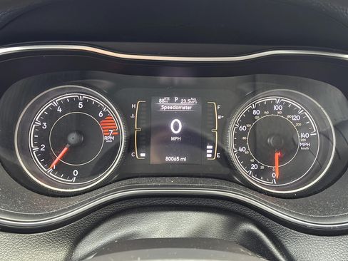 Used 2019 Jeep Cherokee Latitude w/ Popular Appearance Group FWD image 21