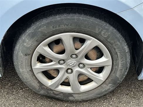 Used 2014 Hyundai Accent GLS image 20