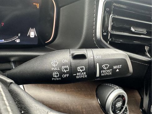 Used 2023 Jeep Grand Wagoneer Series II image 21