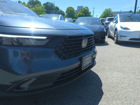 Used 2023 Honda Accord EX image 10