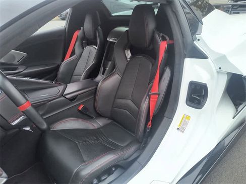 Used 2021 Chevrolet Corvette Stingray Premium Conv w/ Z51 Performance Package image 11