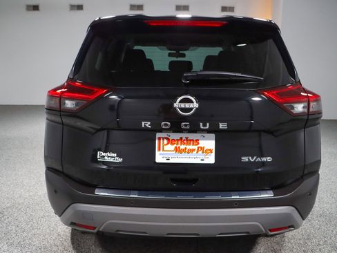 Used 2023 Nissan Rogue SV image 8