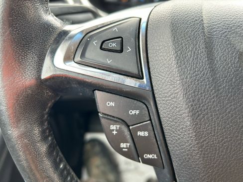 Used 2020 Ford Edge SEL image 18