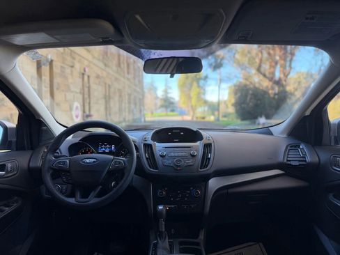 Used 2017 Ford Escape SE image 10