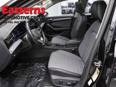 Used 2025 Volkswagen Jetta SE FWD image 14