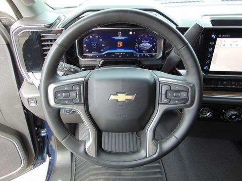 Used 2023 Chevrolet Silverado 1500 LT AWD/4WD image 15