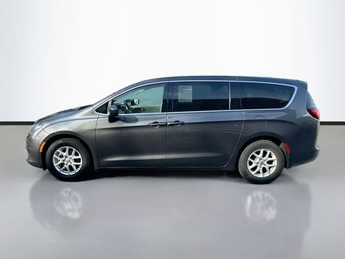 Used 2017 Chrysler Pacifica Touring image 9