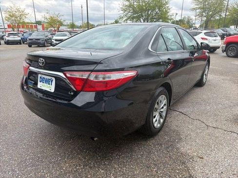 Used 2016 Toyota Camry LE FWD image 5