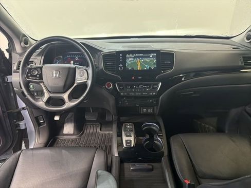 Used 2022 Honda Pilot Touring image 12