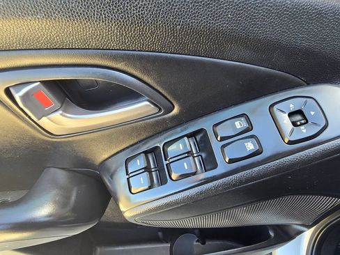 Used 2013 Hyundai Tucson GLS AWD/4WD image 16