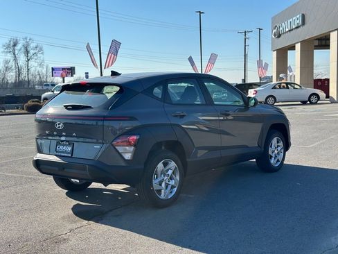 New 2026 Hyundai Kona SE image 7