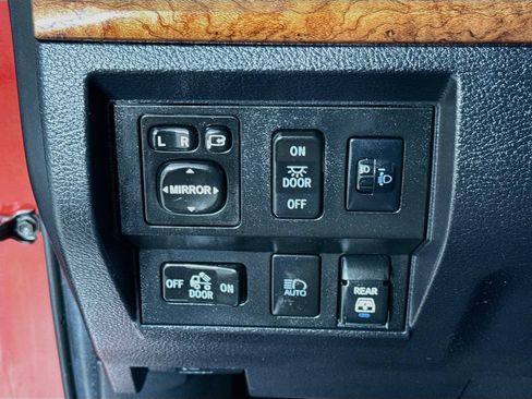 Used 2020 Toyota Tundra Platinum AWD/4WD image 12