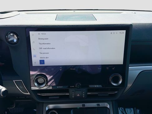Used 2025 Lexus GX 550 AWD/4WD image 29