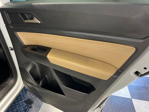 Used 2022 Volkswagen Atlas Cross Sport SE image 14