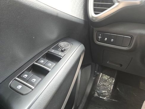 Certified 2023 Kia Soul LX w/ Option Group 015 FWD image 17