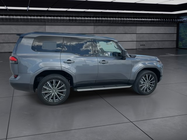 Used 2024 Lexus GX 550 w/ Cold Area Package AWD/4WD image 9