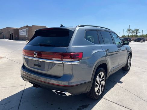Used 2025 Volkswagen Atlas SE AWD/4WD image 9