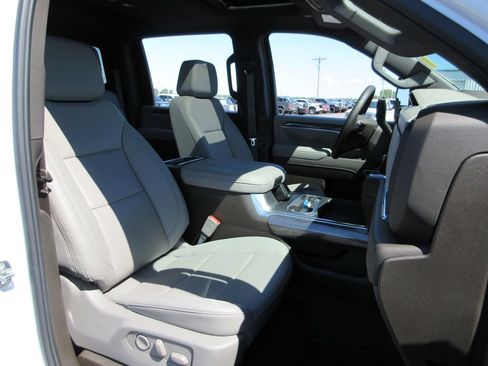 Certified 2025 Chevrolet Silverado 3500 LTZ w/ LTZ Premium Package AWD/4WD image 27