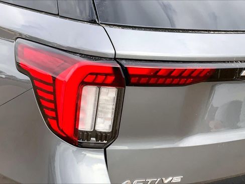 New 2026 Ford Explorer Active w/ Active Comfort Package image 14